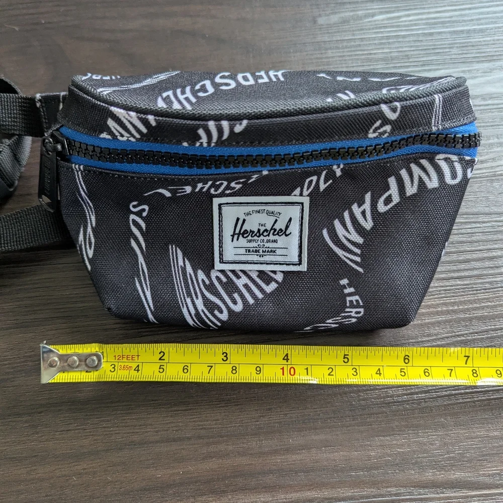 Herschel Black & Blue Small Belt Bag Crossbody Hip Pack Gorpcore Travel